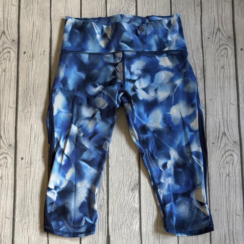 Lululemon Blue and White Tie-Dye Capri Leggings